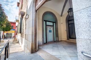 Lloguer Local Comercial  Pz damia mateu. Solvia inmobiliaria  locales llinars del vallès