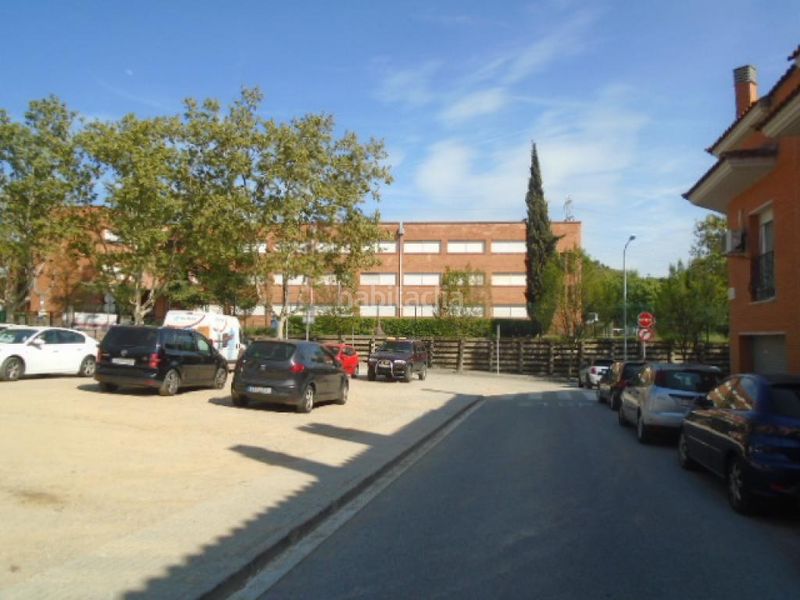 Foto 406cbd0a-f425-4b90-a972-372c1ab854fe. Aparcament cotxe a Ca n´Oriol Rubí