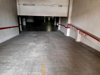Aparcament cotxe  Vicent andres estelles. Solvia inmobiliaria  garaje xàtiva