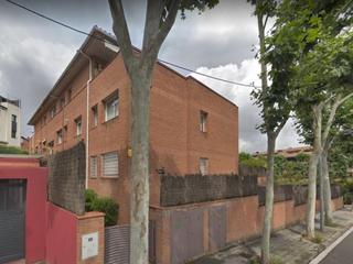 Aparcament cotxe  Rovellat. Solvia inmobiliaria  garaje sant cugat del vallès