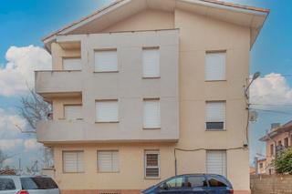 Pis  C/ lobato buenaventura. Solvia inmobiliaria  piso ricla