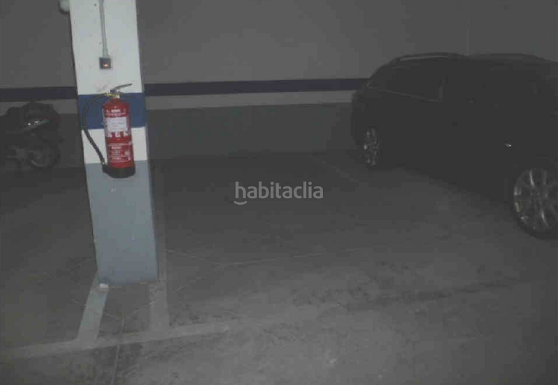 Foto be9c3774-24f8-4976-bd42-12edee0e16cd. Aparcament cotxe a La Lastra León