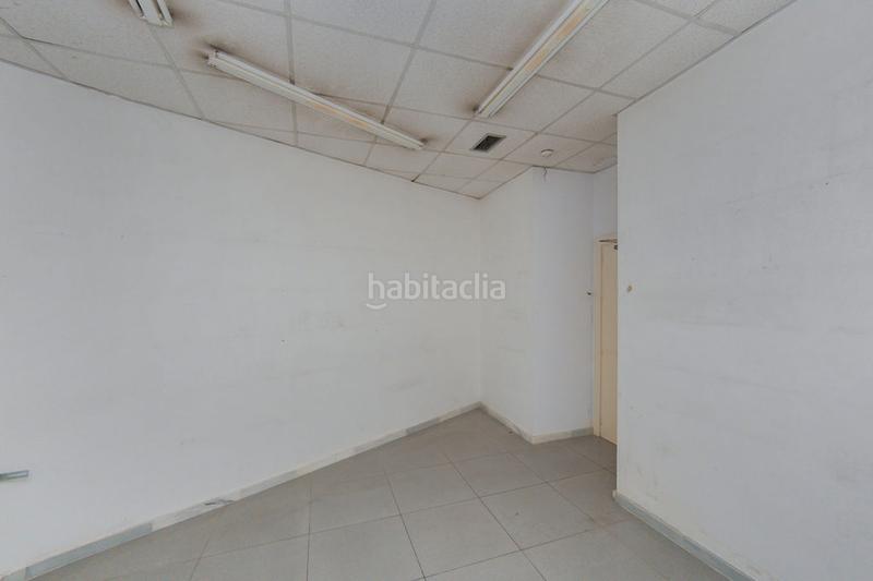 Foto b900dbbd-4f4f-41d7-96a1-e000388be040. Affitto locale commerciale in Maracena