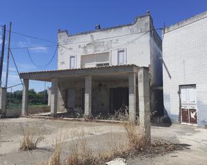 Chalet  C/ arenas. Solvia inmobiliaria  chalet independiente don benito