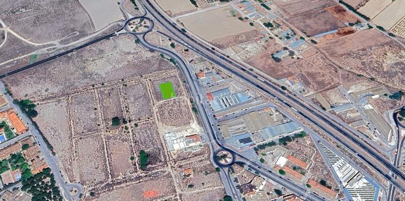 Foto 5d40ce8f-de98-44a1-a518-a93a99d23f22. Finca rústica a El Mercado - Plaza de Toros Villena