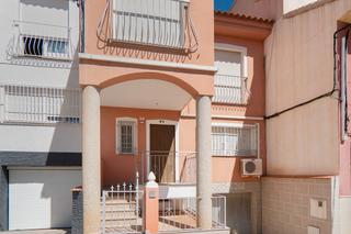 Casa aparellada  C/ felipe ii. Solvia inmobiliaria  chalet adosado cehegín