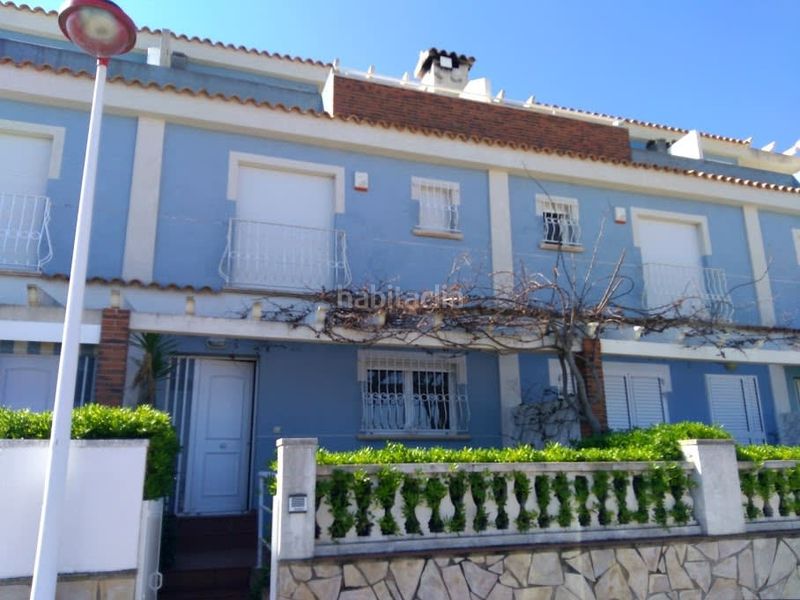 Foto 43bc8445-bdfa-4b4c-8139-fe73ab5b083f. Casa aparellada a Poblets (els)