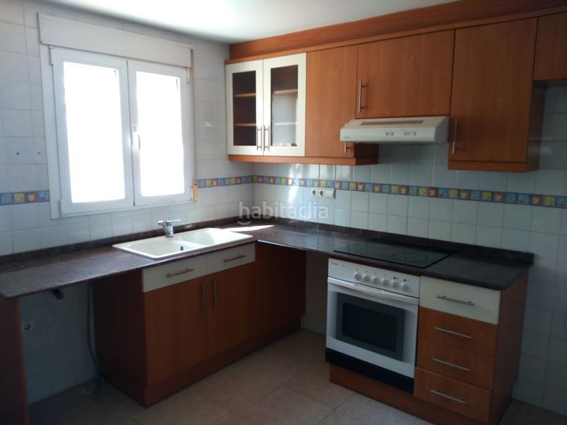Foto e7c082bd-e8d1-4245-aad8-12ca752303a3. Casa aparellada a Poblets (els)