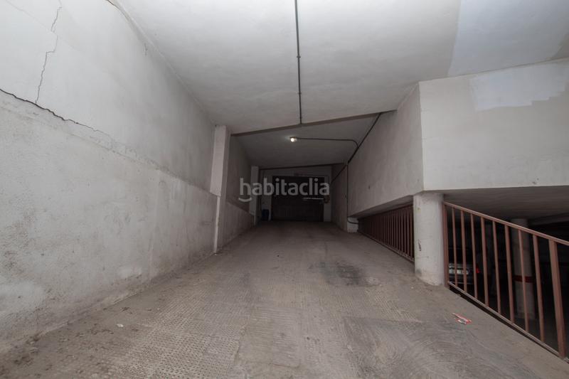 Foto 33baff6d-8a42-410c-9dd1-29bf5e84ef9a. Aparcament cotxe a Picassent