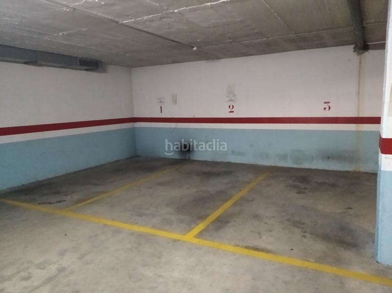 Foto f8bdafe8-f62d-46d8-9cf4-41ce355ee61b. Parking voiture dans Migjorn Reus