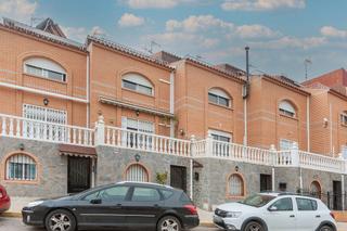 Casa aparellada  C/ fray domingo fabregat. Solvia inmobiliaria  chalet adosado torreblanca