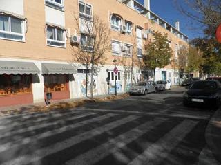 Local commercial  Av conde de coruña. Solvia inmobiliaria  locales daganzo de arriba