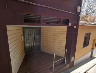 Local Comercial  C/ huelva. Solvia inmobiliaria  locales rubí