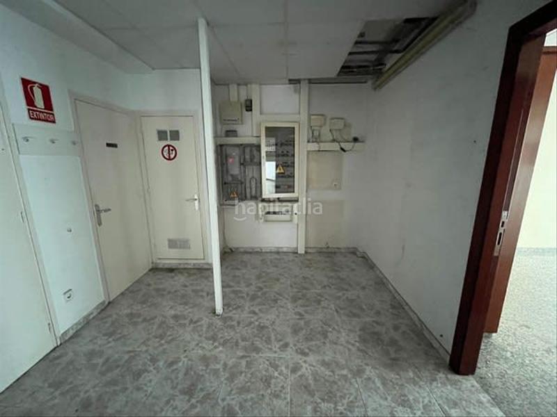 Foto b3332d4c-1e8b-486c-9b44-de11bd0d9b19. Rent business premise in Horta Barcelona