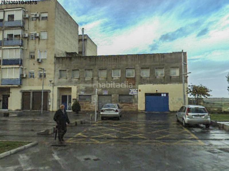 Foto 70078d35-d616-43cc-9a16-e08bc5b85fbf. Parking voiture dans La Paz Alcalá de Guadaira