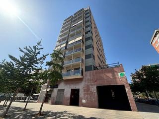 Appartement  C/ berga. Solvia inmobiliaria  piso terrassa