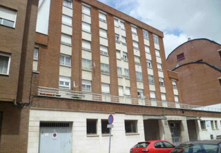 Aparcament cotxe  Cardenal cisneros. Solvia inmobiliaria  garaje san andrés del rabanedo