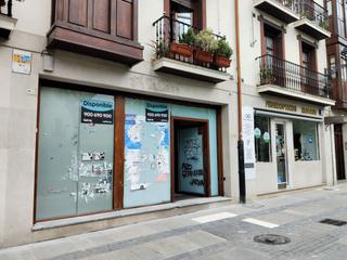Lloguer Local Comercial  C/ kampokale. Solvia inmobiliaria  locales elorrio
