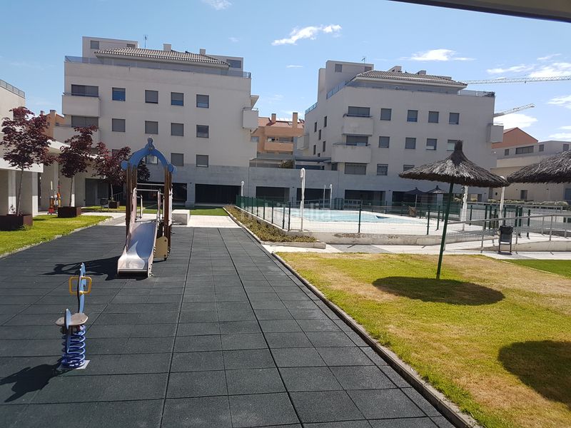 Foto eb5dcc55-d799-4890-a4eb-aba164e99cfa. Aparcament cotxe a La Dehesa - El Pinar Navalcarnero