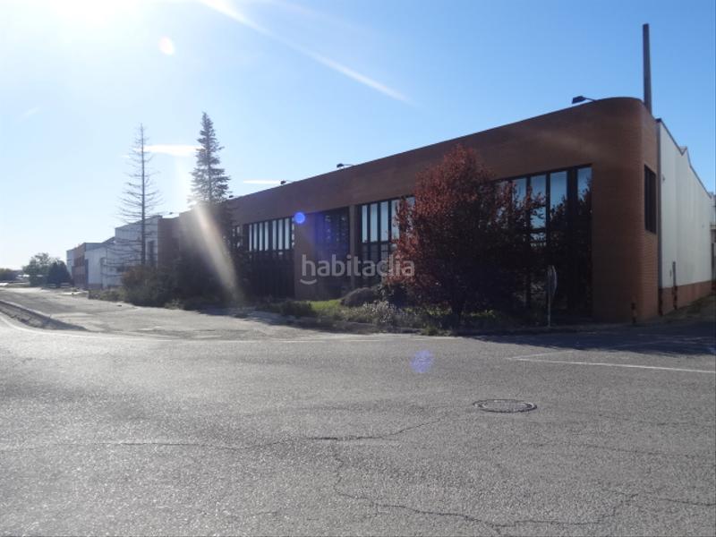 Foto 3ed2d6dd-f774-45b9-9e17-2c6acf596e0c. Industrial building in Alcarràs