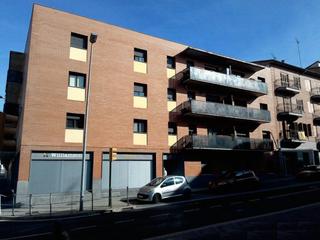Aparcament cotxe  Manlleu. Solvia inmobiliaria  garaje torelló