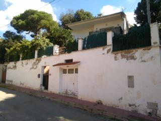 Xalet  C/ vallgorguina. Solvia inmobiliaria  chalet independiente dosrius