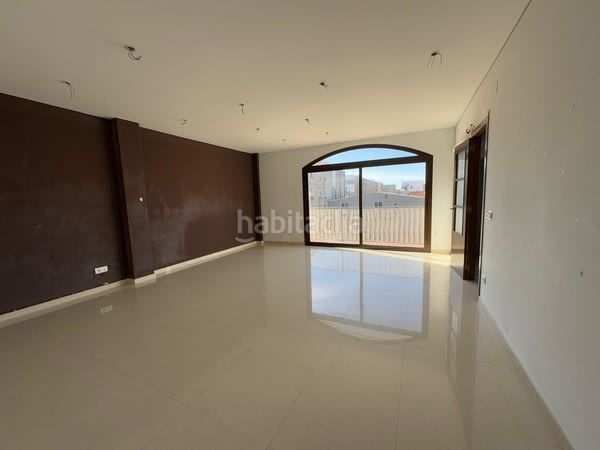 Foto 4b936e0b-cb28-46c5-8472-e8c497614f52. Casa aparellada a Aldea (L´)