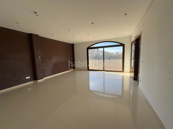 Foto 97c8f525-c089-4824-b2c3-3819884d8fdb. Casa aparellada a Aldea (L´)