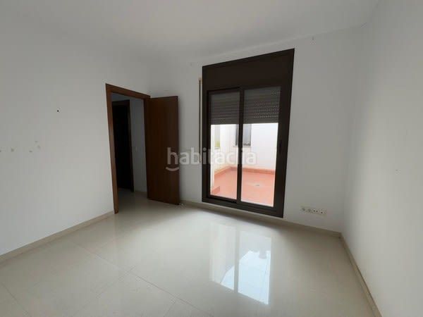 Foto 9adcbf3d-d7ed-4302-8467-b60a7072055c. Casa aparellada a Aldea (L´)