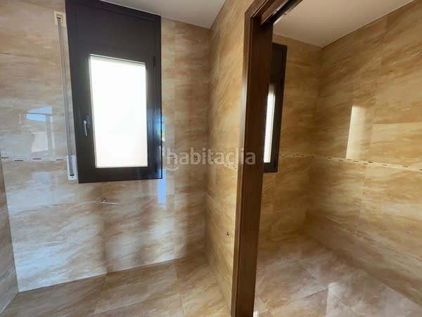 Foto d8f163db-eb28-4c99-a079-f6c2f7e74558. Casa aparellada a Aldea (L´)