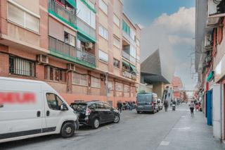 Appartement  C/ dalmau. Solvia inmobiliaria  piso santa coloma de gramenet