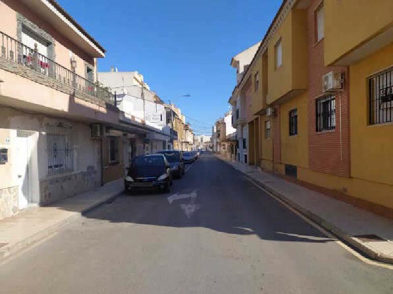 Foto bb0cc80b-1e85-4f1b-83e3-0dd43b41ca95. Parking voiture dans Pilar de la Horadada ciudad Pilar de la Horadada