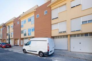 Maison jumelée  C/ sant joan de ribera. Solvia inmobiliaria  chalet adosado alcoyalcoi