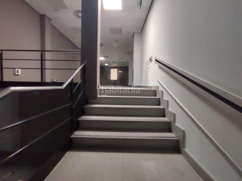 Foto 436cb216-cbaa-43ce-bb1c-5e68ef3f2fa1. Local commercial dans Fuente del Berro Madrid