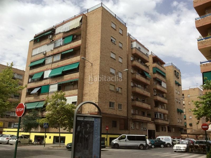 Foto e87d10a5-e8e5-4e14-b597-c4a3da3ed88d. Locale commerciale in Barrio de Zaidín Granada