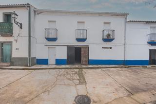 Xalet  Pz constitución. Solvia inmobiliaria  casa valencia de alcántara