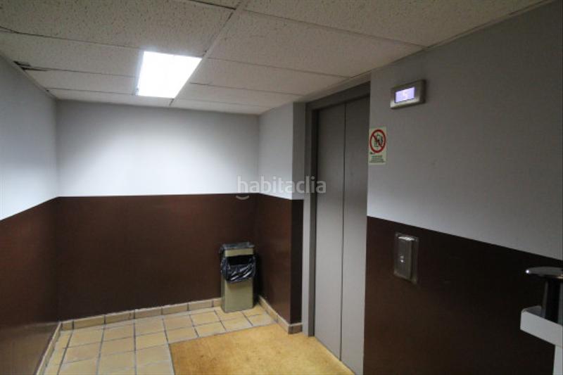 Foto e98d5ffc-a0a4-4979-a629-0cc9c36f3b9f. Alquiler parking coche solvia inmobiliaria garaje en Barcelona
