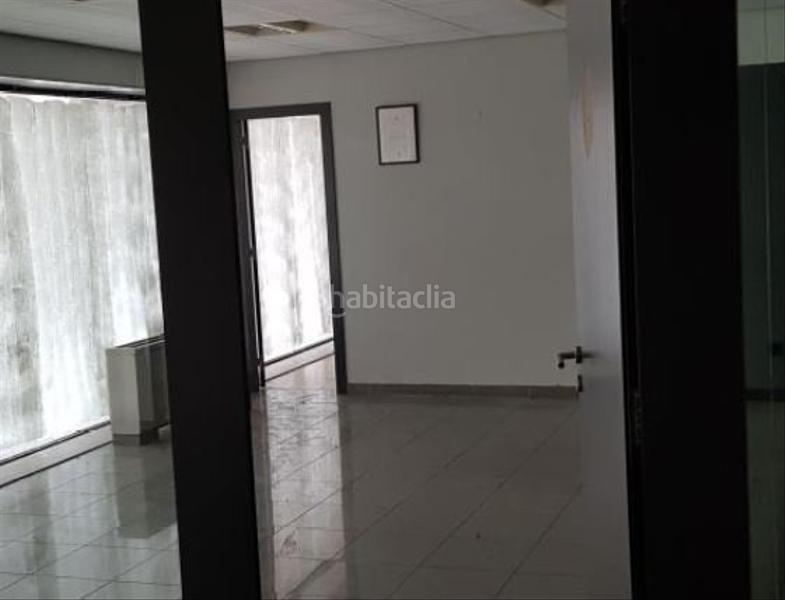 Foto 6d2eba82-c323-4d12-95bf-4d02c2d955b6. Location local commercial dans Torrent Ballester Viladecans