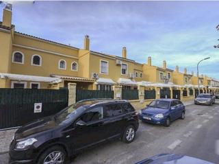 Casa aparellada  C/ andrés almonaster y roxas. Solvia inmobiliaria  chalet adosado mairena del alcor