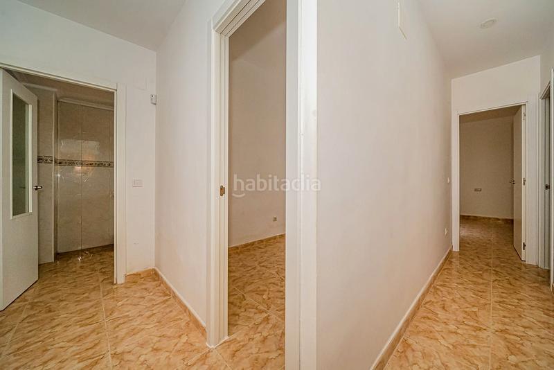 Foto c4feffaa-1955-4cce-8fd1-c6b0ae698359. Piso solvia inmobiliaria piso en Colonia Madrid Benidorm