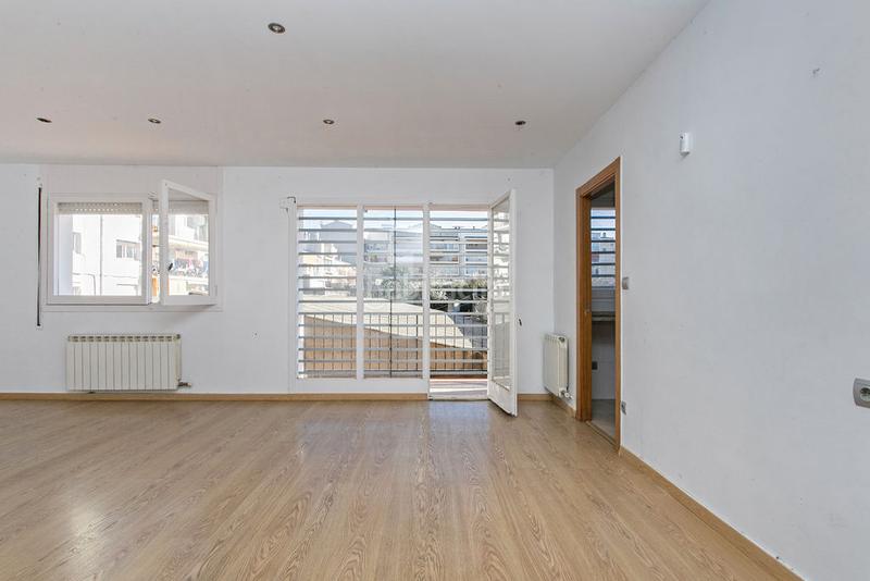 Foto 5b906f25-5856-46fc-9668-300737cfc245. Piso solvia inmobiliaria piso en Font dels Capellans - Sagrada Familia Manresa