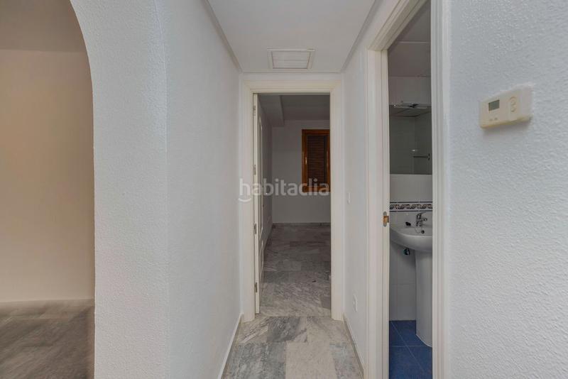 Foto be0a54e8-7a55-46c0-908d-74474295252b. Appartamento con piscina in Mascarat Altea