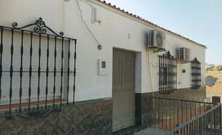 Chalet  C/ rodrigo de triana. Solvia inmobiliaria  casa aznalcóllar