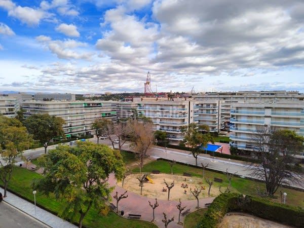 Foto 021a889c-d551-431e-8039-e33a09661c3f. Pis a Plaça Europa - Port Aventura Salou