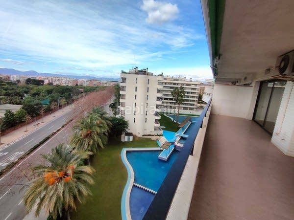 Foto 4554224f-a013-4e8d-b929-c42ebcac652e. Pis a Plaça Europa - Port Aventura Salou