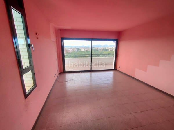 Foto 601a3a2d-bf40-4a28-8e66-a2f0c377f82e. Pis a Plaça Europa - Port Aventura Salou