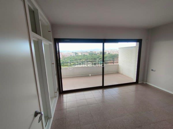 Foto 7b5f3405-4096-4f1b-beb5-04b2412c6205. Pis a Plaça Europa - Port Aventura Salou