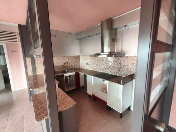 Foto c4839619-dbdf-49ca-a767-11eafb164058. Pis a Plaça Europa - Port Aventura Salou