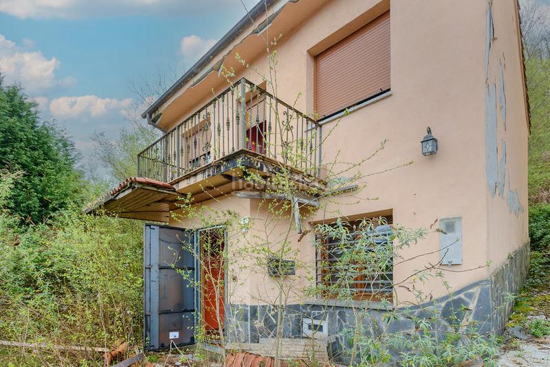 Foto 4e230160-0240-496a-aa7c-ca6c02915c24. Chalet solvia inmobiliaria chalet independiente ambiedes en Langreo