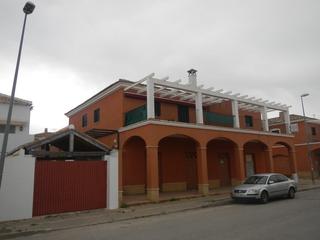 Pis  C/ camino hondo. Solvia inmobiliaria  piso marchena